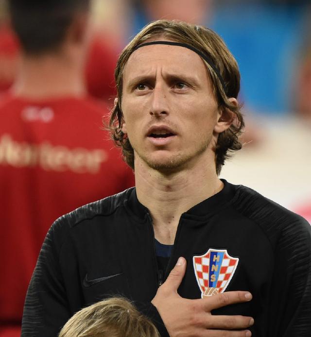 斗地主什么时候该控炸（斗地主中何时该保留炸弹）