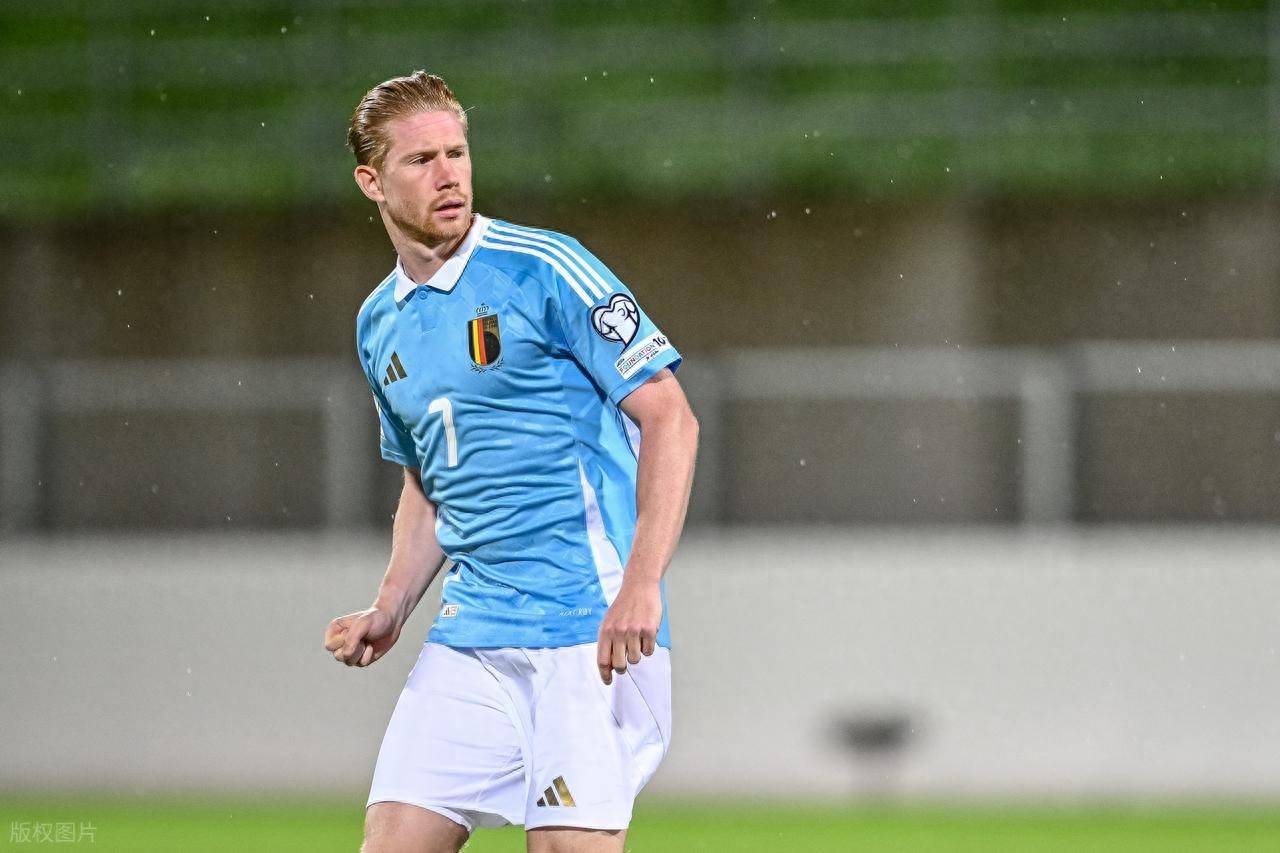 为什么外野手追飞球时必须掌握“第一步”的预判重力