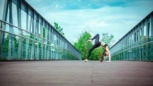 能攻能传！萨姆纳杀伤力十足 半场9中4&罚球7中7砍下15分5助